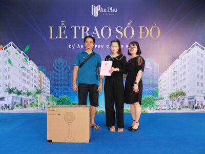 Lễ trao sổ đỏ cho cư dân tại dự án An Phú Center Point