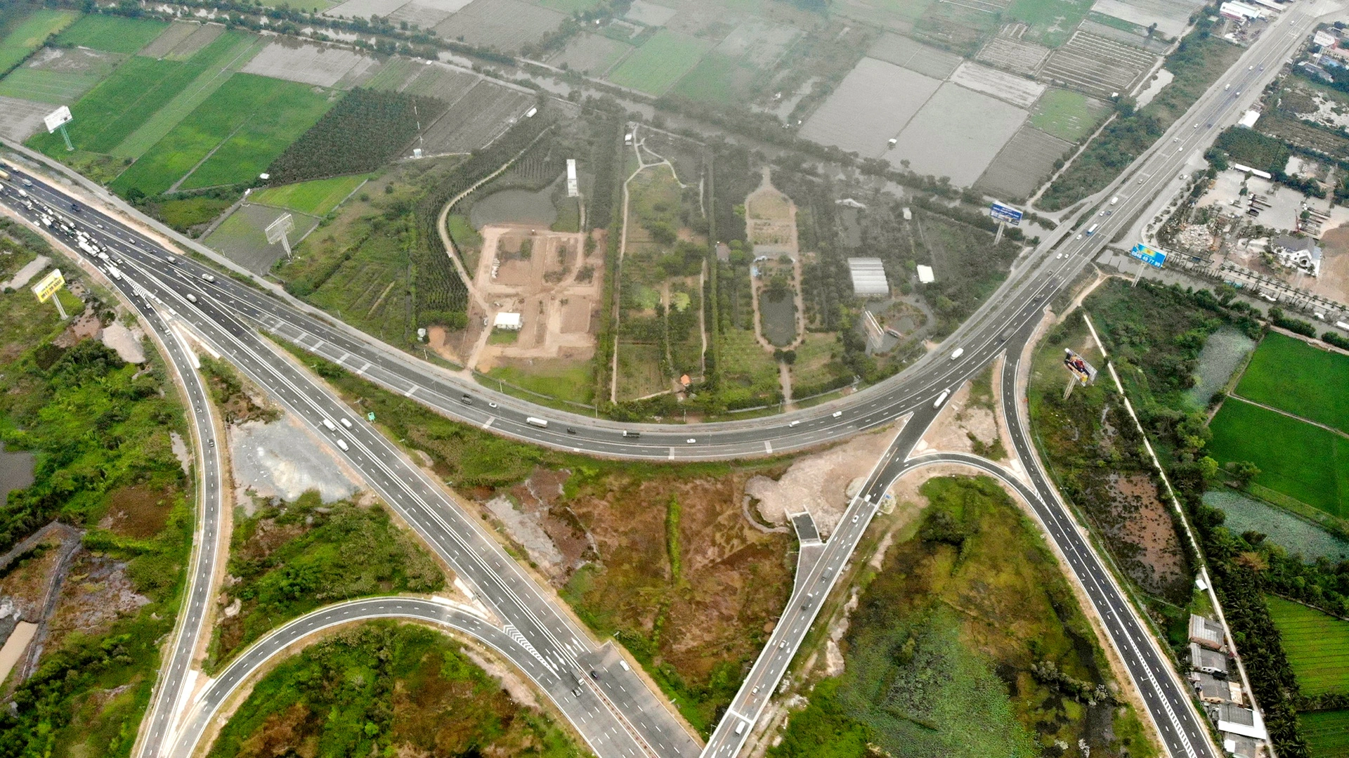 Khởi động 3 dự án cầu kết nối tuyến đường ven biển ở miền Tây