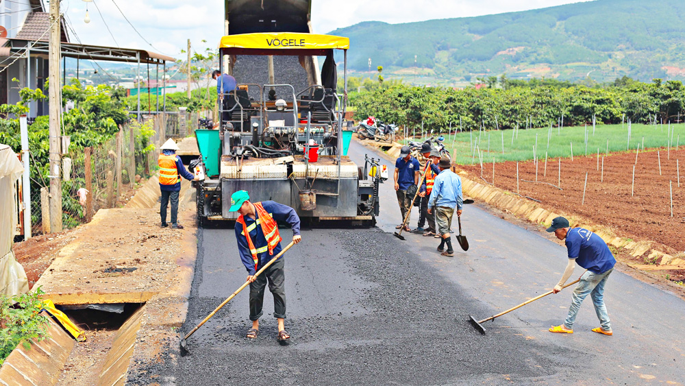 Quyết liệt đẩy nhanh tiến độ thực hiện kế hoạch đầu tư công